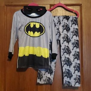 NEW BATMAN SUPERHERO PAJAMA SET WITH MASK